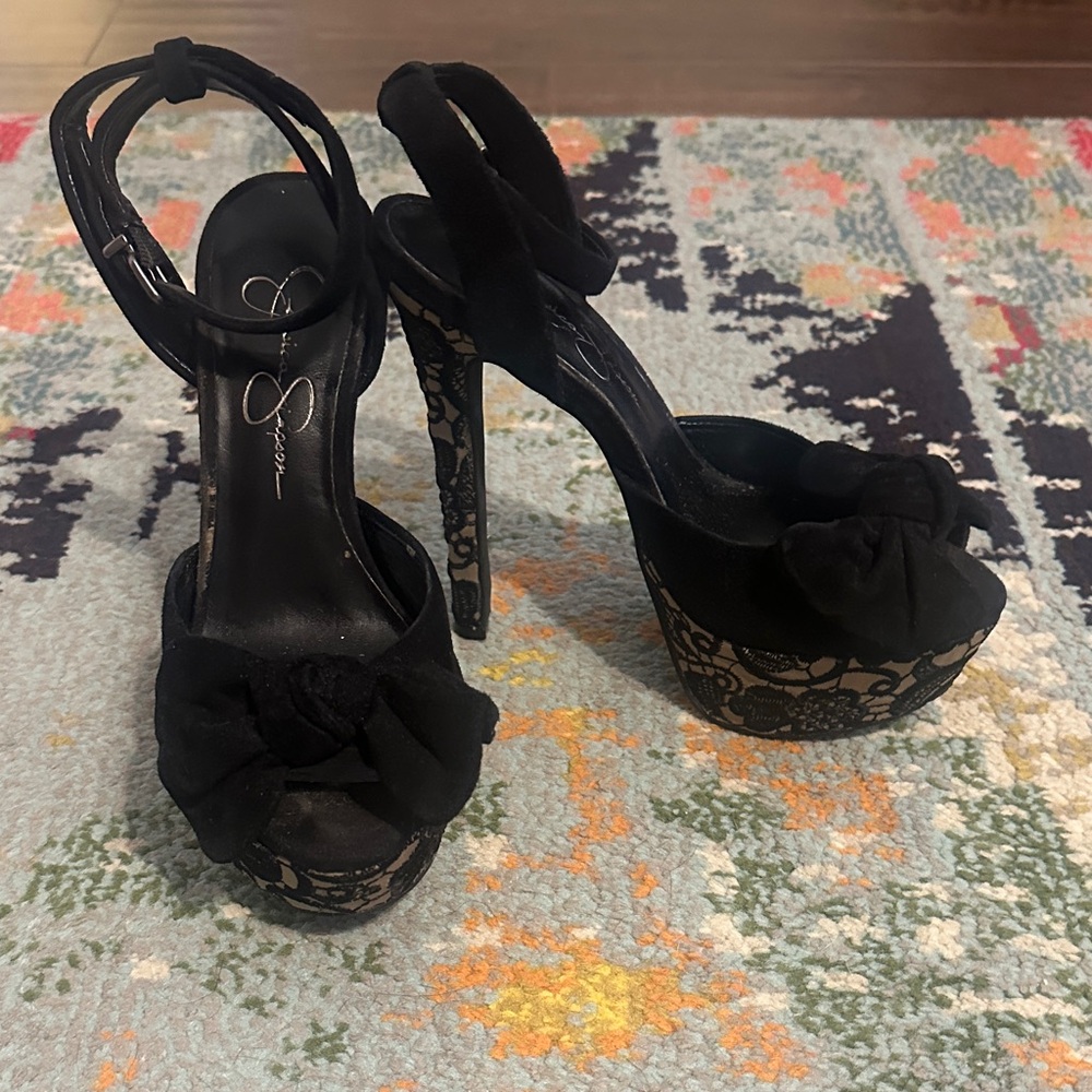 Chic Black Lace Platform Heels